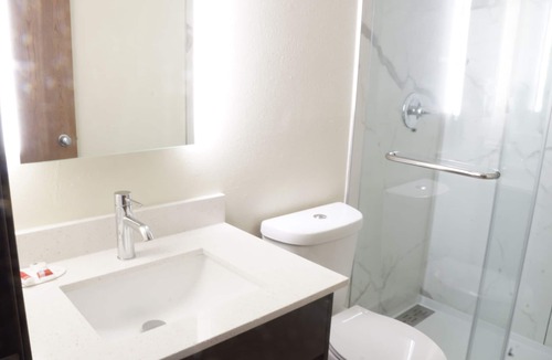 Elkhart Hotel | Quality Inn Elkhart
