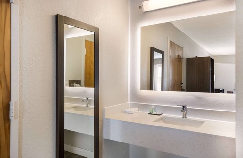 Emporia Hotel | Quality Inn Emporia