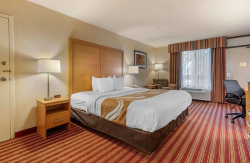 Clarksville Hotel | Quality Inn Exit 4