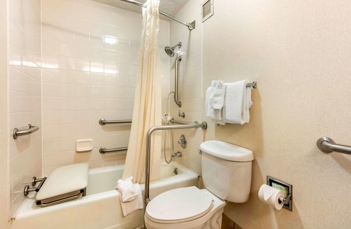 Clarksville Hotel | Quality Inn Exit 4