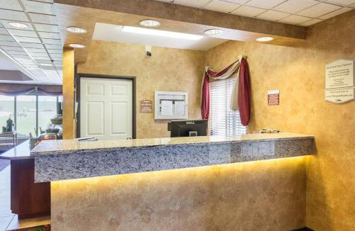 Fairmont Hotel | Quality Inn Fairmont