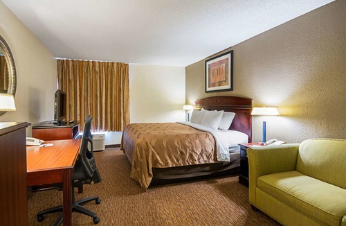 Kingmont Hotel | Quality Inn Fairmont