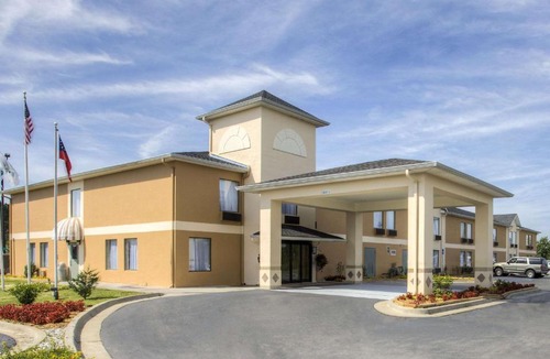 Fitzgerald Hotel | Quality Inn Fitzgerald