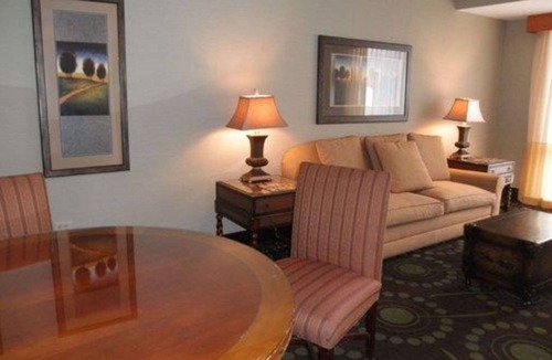 Airport Township Hotel | Quality Inn Florissant - St Louis