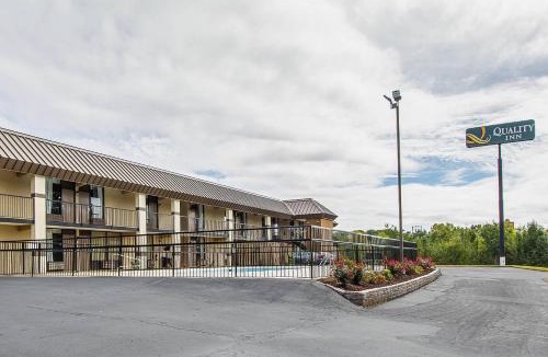 Forest City Hotel | Quality Inn Forest City