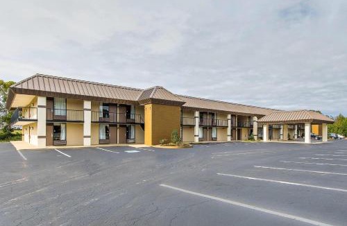 Forest City Hotel | Quality Inn Forest City