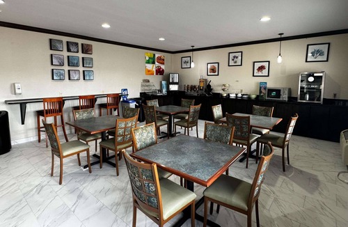 Forsyth Hotel | Quality Inn Forsyth - Decatur