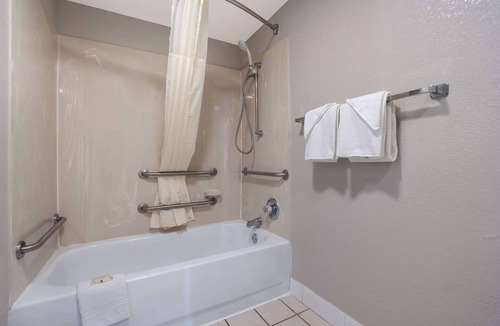 Dentsville Hotel | Quality Inn Fort Jackson