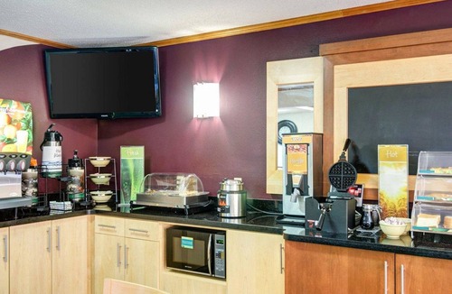 Fort Smith Hotel | Quality Inn Fort Smith I-540