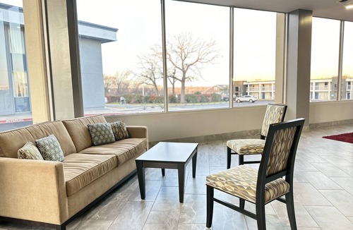West Meadowbrook Hotel | Quality Inn Fort Worth - Downtown East