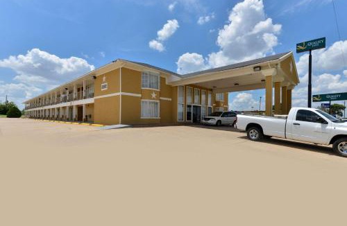 Gonzales Hotel | Quality Inn Gonzales