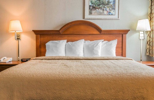 Walker Hotel | Quality Inn Grand Rapids North