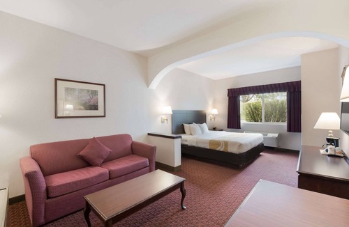 Guide Meridian Hotel | Quality Inn Grand Suites Bellingham