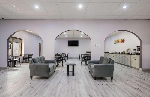 Grayville Hotel | Quality Inn Grayville