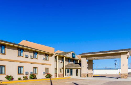 Great Bend Hotel | Quality Inn Great Bend