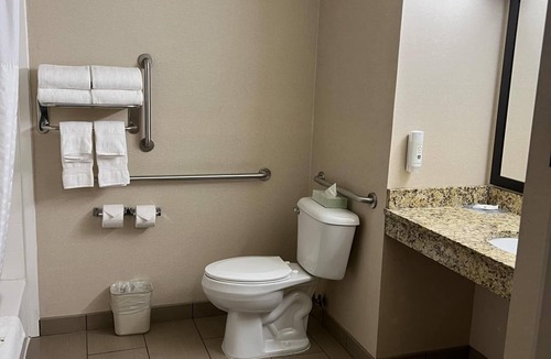 Mary Alice Hotel | Quality Inn Harlan