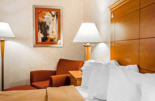 Paxtonia Hotel | Quality Inn Harrisburg - Hershey Area