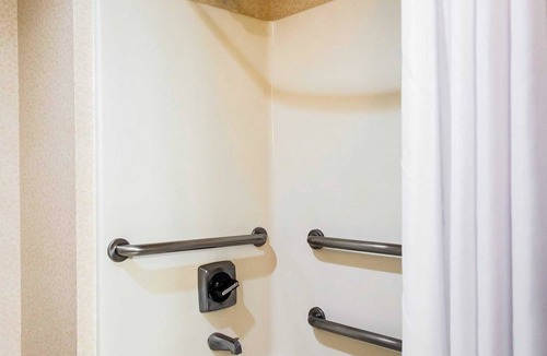 Paxtonia Hotel | Quality Inn Harrisburg - Hershey Area