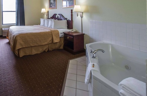 Harrisburg Hotel | Quality Inn Harrisburg