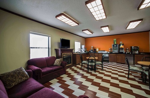 Harrisburg Hotel | Quality Inn Harrisburg