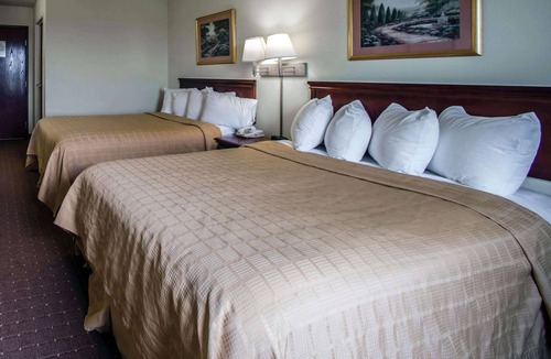 Harrisburg Hotel | Quality Inn Harrisburg