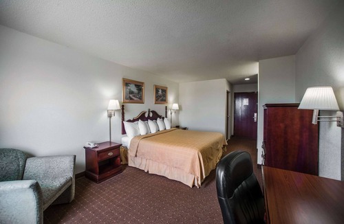 Harrisburg Hotel | Quality Inn Harrisburg