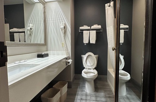 Hillsboro Hotel | Quality Inn Hillsboro