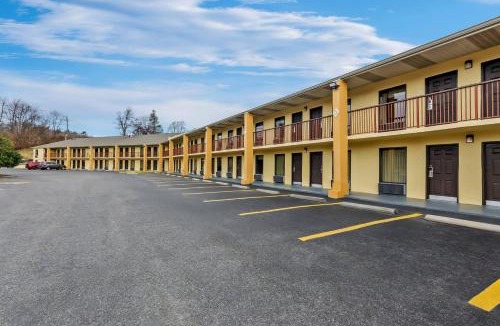 Hillsville Hotel | Quality Inn Hillsville