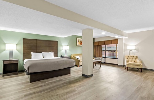 Hillsville Hotel | Quality Inn Hillsville