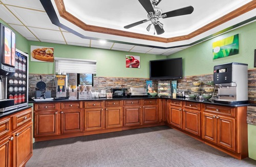 Lupton City Hotel | Quality Inn Hixson - Chattanooga