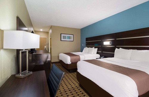 North Shore Hotel | Quality Inn Houston East I-10