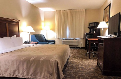Topeka Hotel | Quality Inn I-70 at Wanamaker
