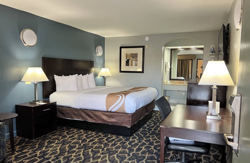 Indianola Hotel | Quality Inn Indianola
