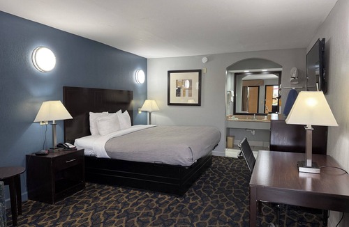 Indianola Hotel | Quality Inn Indianola
