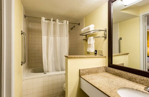 Indianola Hotel | Quality Inn Indianola