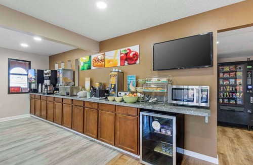 Indianola Hotel | Quality Inn Indianola