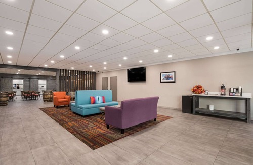 Joliet Hotel | Quality Inn Joliet