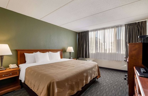 Joliet Hotel | Quality Inn Joliet