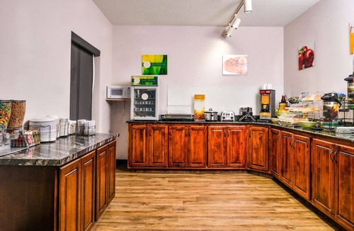 Joplin Hotel | Quality Inn Joplin I-44