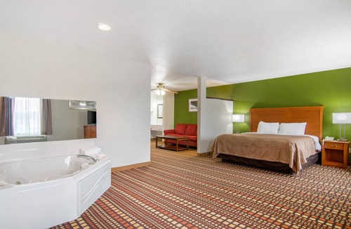 Kearney Hotel | Quality Inn Kearney - Liberty