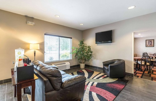 Kearney Hotel | Quality Inn Kearney South