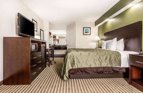 Lancaster Hotel | Quality Inn Lancaster