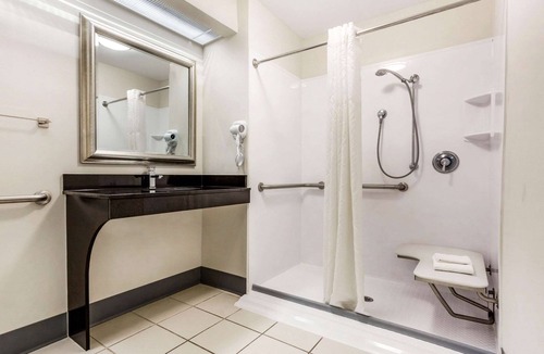 Lancaster Hotel | Quality Inn Lancaster