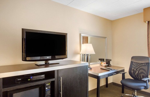 Ledgewood Hotel | Quality Inn Ledgewood - Dover