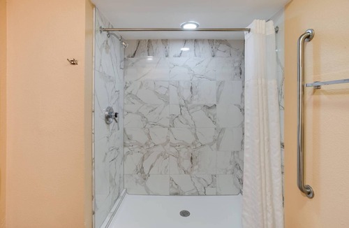 Lee's Summit Hotel | Quality Inn Lees Summit - Kansas City