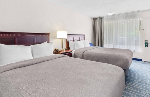 Lexington Hotel | Quality Inn Lexington