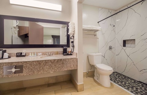 Madisonville Hotel | Quality Inn Madisonville