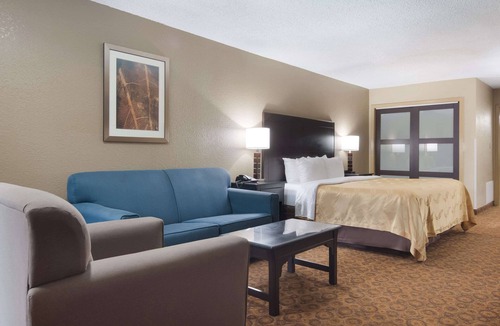 Magnolia Hotel | Quality Inn Magnolia