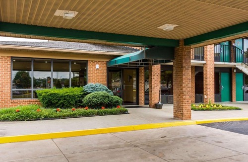 Lakeview Hotel | Quality Inn Manassas