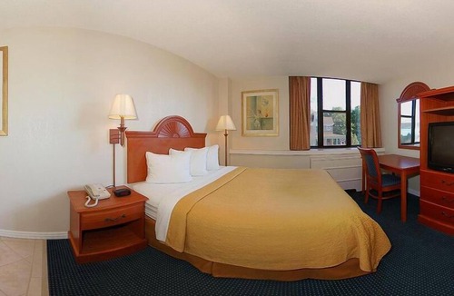 Massena Hotel | Quality Inn Massena